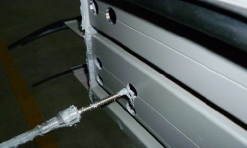 Metal curtain wall