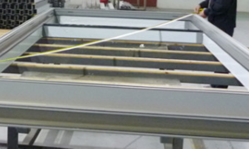 Metal curtain wall